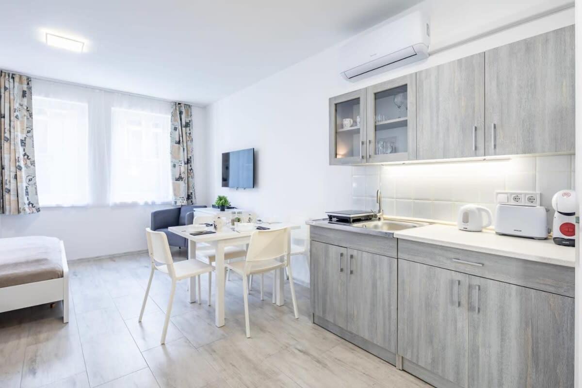 Convenient 2-Room Central Apartment ブダペスト エクステリア 写真