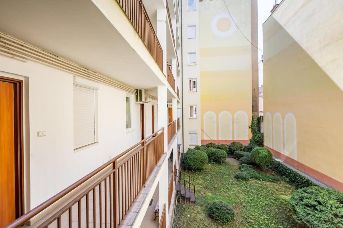 Convenient 2-Room Central Apartment ブダペスト エクステリア 写真