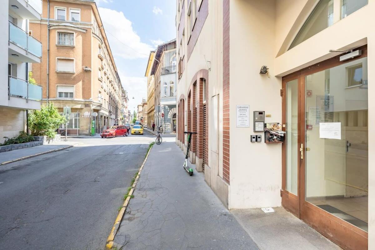 Convenient 2-Room Central Apartment ブダペスト エクステリア 写真